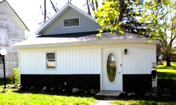 $159,900 | 810 1st Street, Lake Odessa, MI 48849