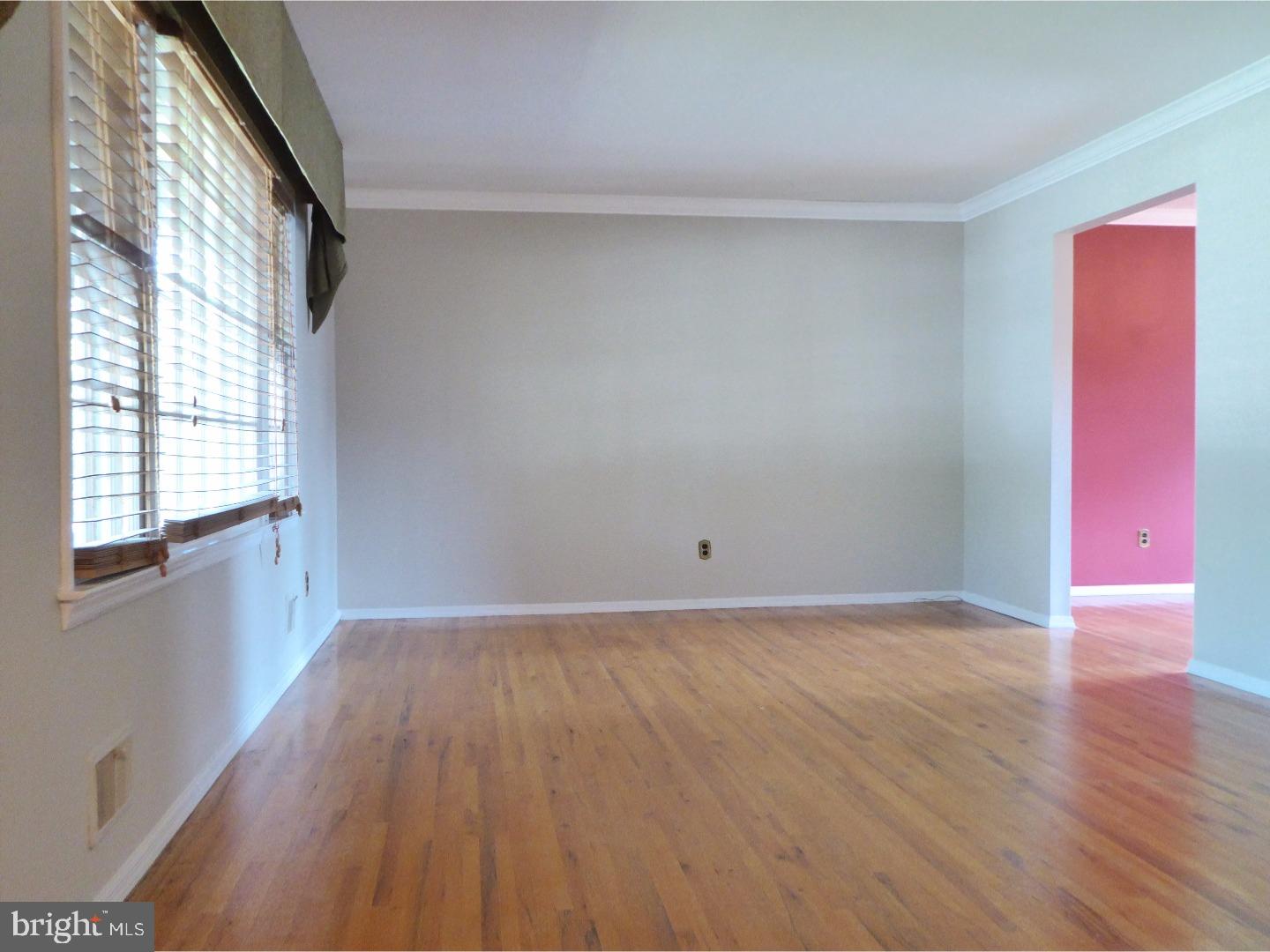 633 Flock Road Hamilton, NJ 08690 - Photo 3 of 23 Living Room