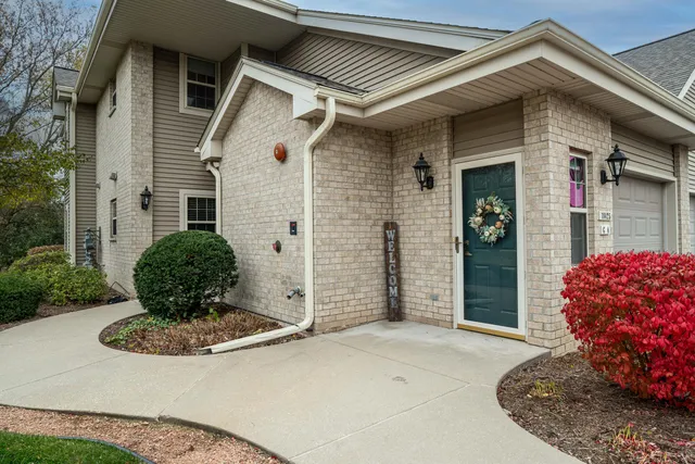 $305,000 | 18425 Emerald Drive, Unit G, Brookfield, WI 53045