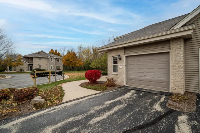$305,000 | 18425 Emerald Drive, Unit G, Brookfield, WI 53045