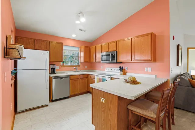 $305,000 | 18425 Emerald Drive, Unit G, Brookfield, WI 53045