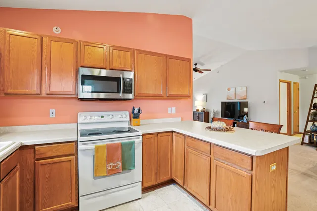 $305,000 | 18425 Emerald Drive, Unit G, Brookfield, WI 53045