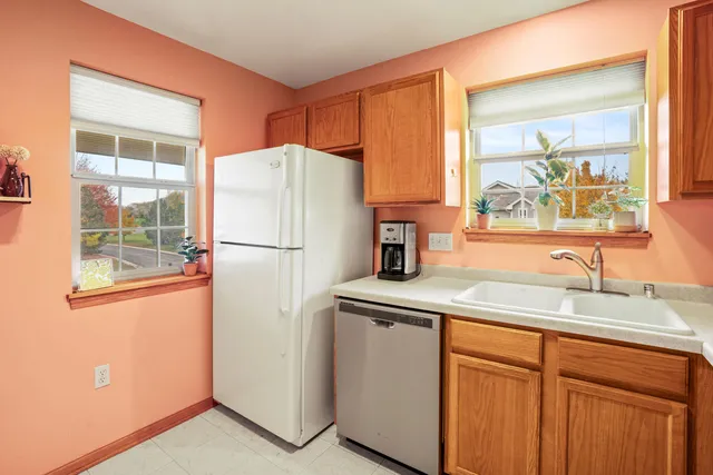 $305,000 | 18425 Emerald Drive, Unit G, Brookfield, WI 53045