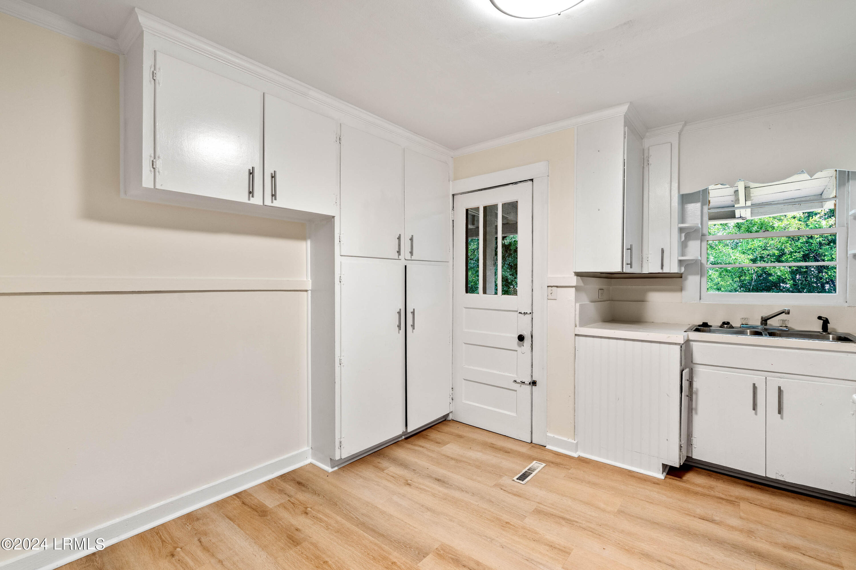 2406 Hermitage Road Beaufort, SC 29902 - Photo 18 of 47 2406 Hermitage-11