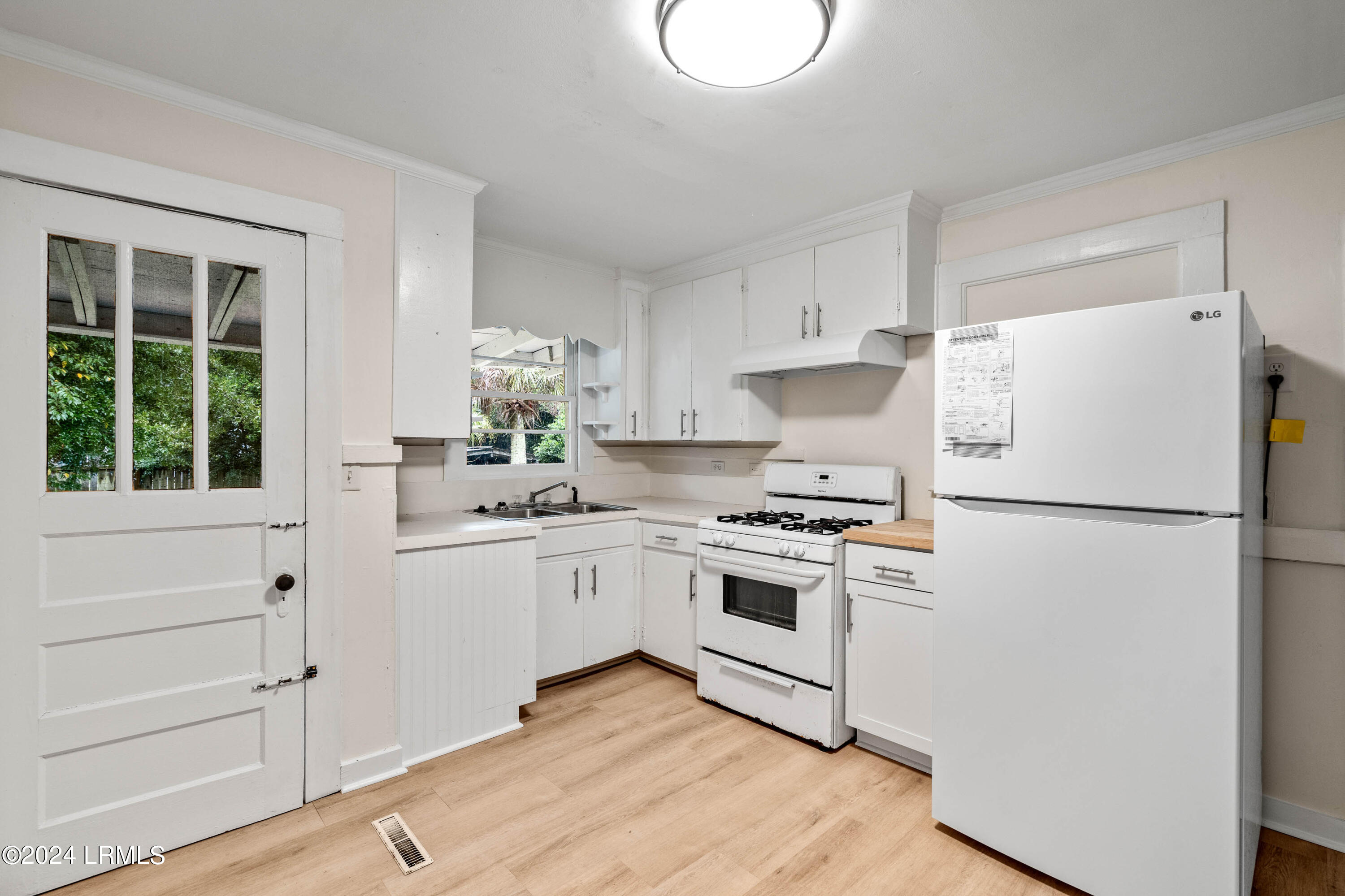 2406 Hermitage Road Beaufort, SC 29902 - Photo 20 of 47 2406 Hermitage-13