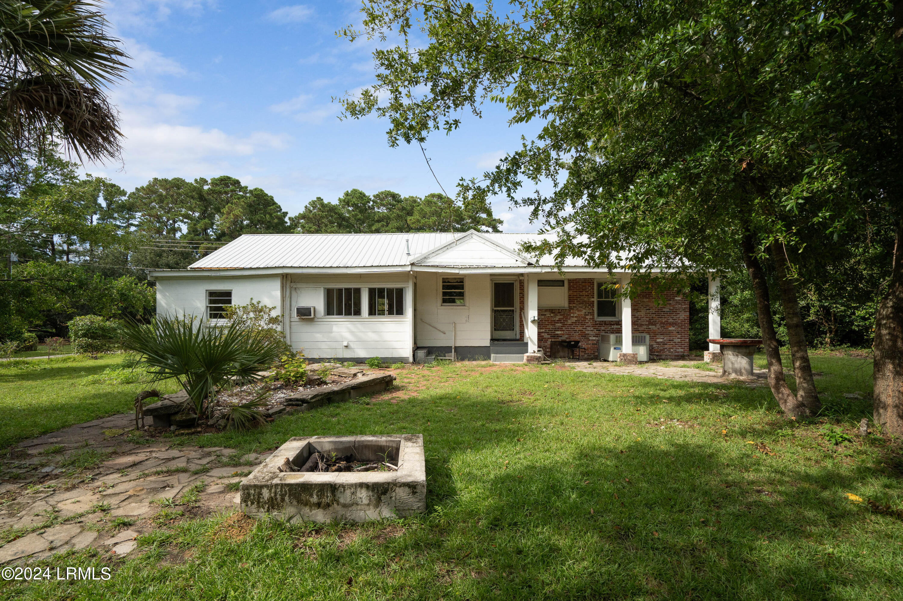 2406 Hermitage Road Beaufort, SC 29902 - Photo 29 of 47 2406 Hermitage-33