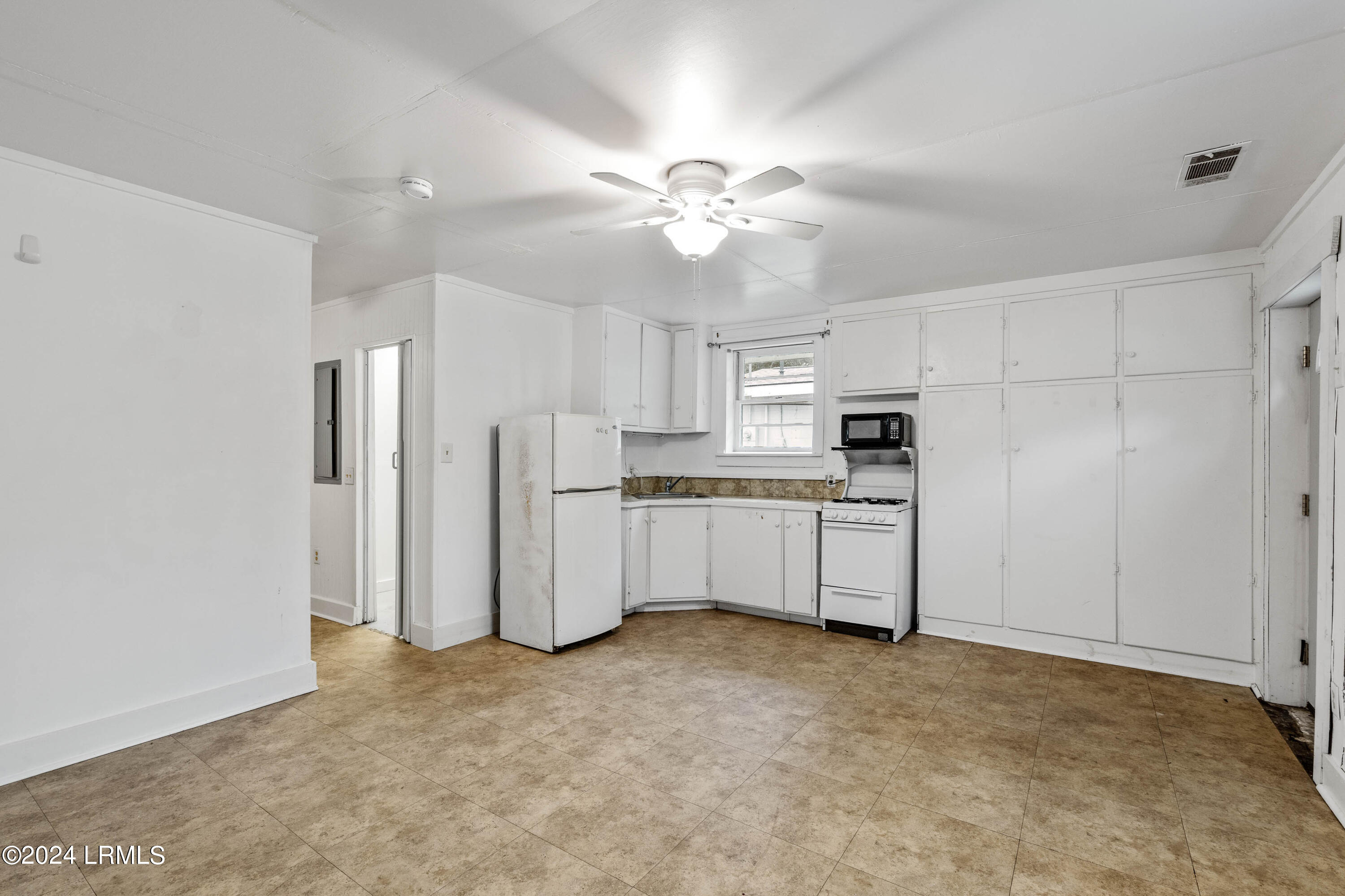 2406 Hermitage Road Beaufort, SC 29902 - Photo 35 of 47 2406 Hermitage-21