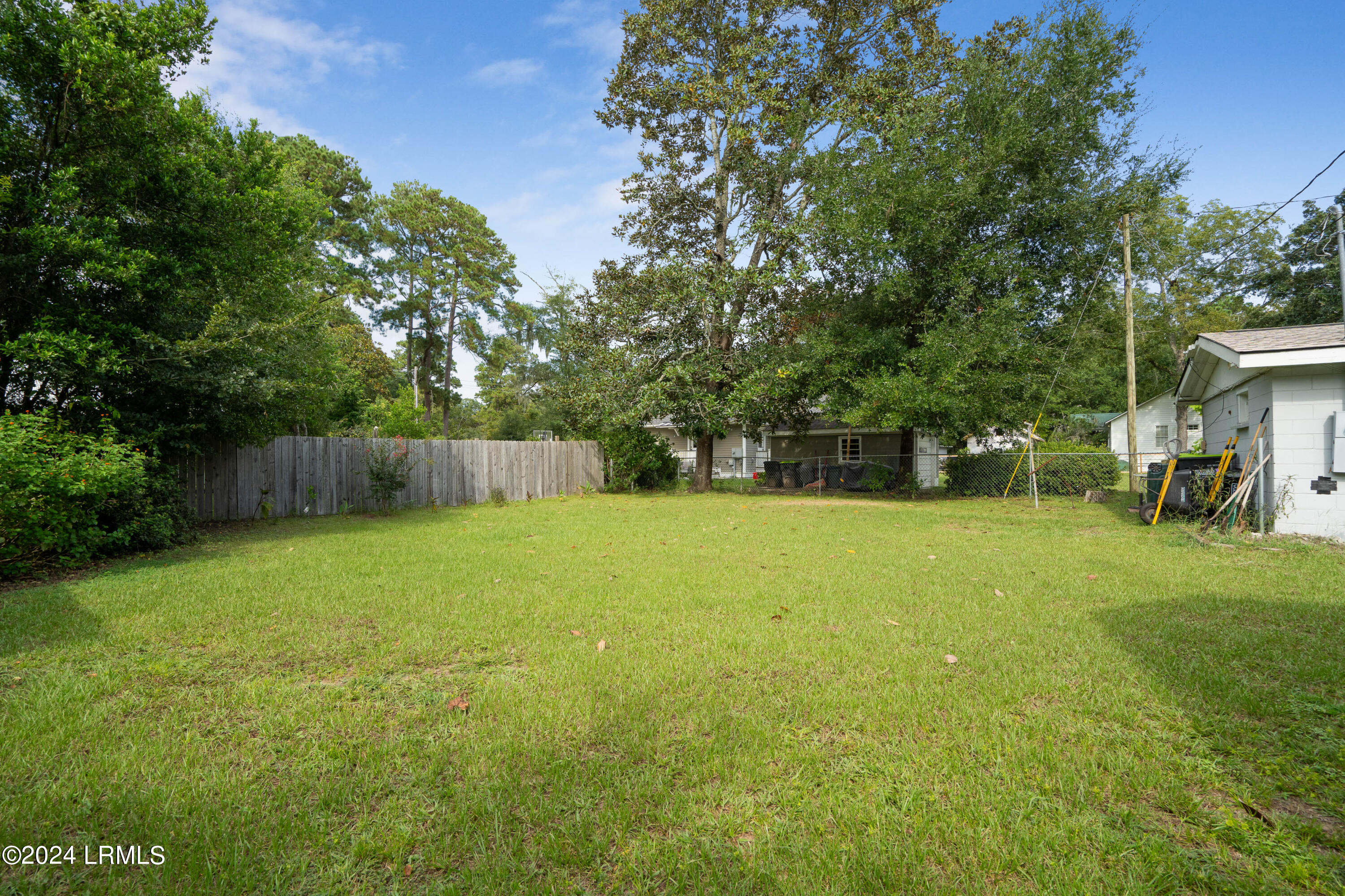 2406 Hermitage Road Beaufort, SC 29902 - Photo 42 of 47 2406 Hermitage-40