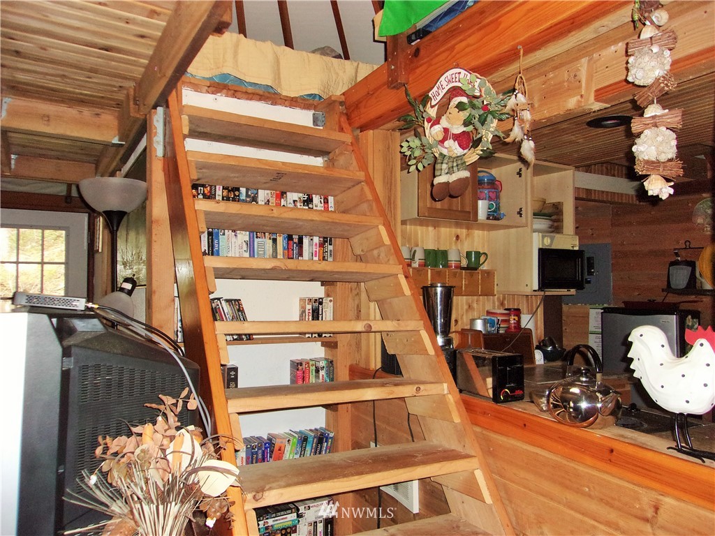 372 Rocky Brook Road Brinnon, WA 98320 - Photo 6 of 12 Gallery Image 6