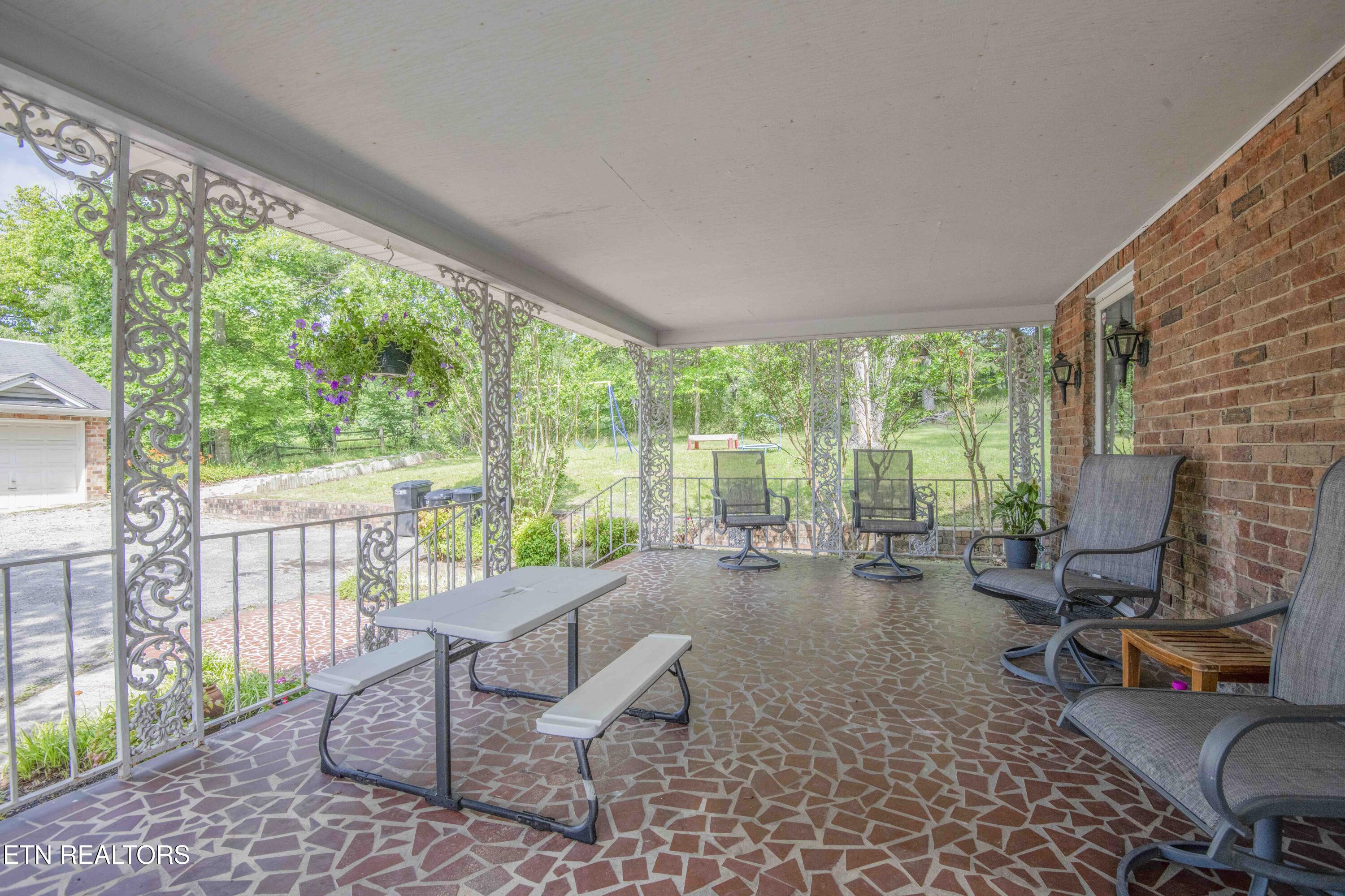 17761 Alberta Street Oneida, TN 37841 - Photo 41 of 56 porch_1