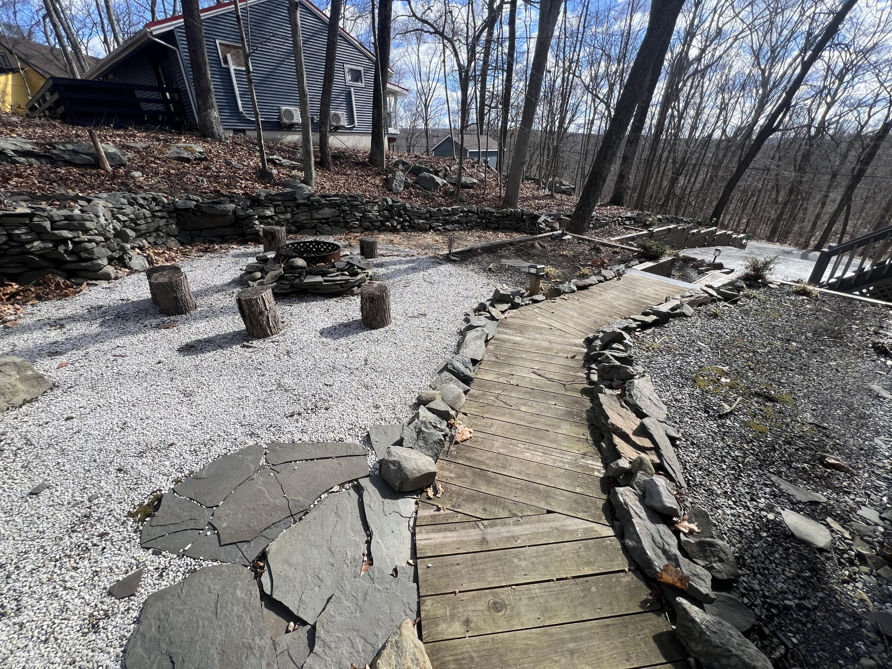 1057 Porter Drive Bushkill, PA 18324 - Photo 4 of 42 walkway