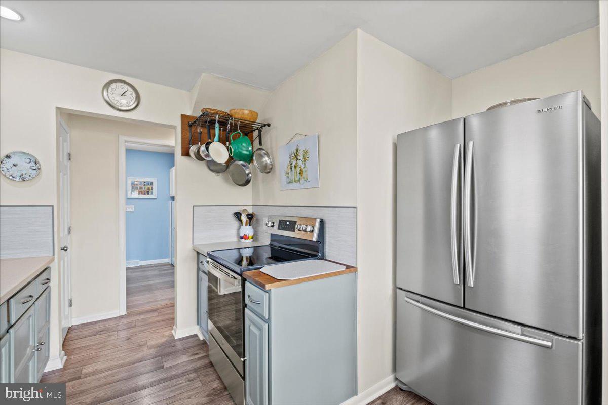 40 New Freedom Road Monroeville, NJ 08343 - Photo 13 of 51 a kitchen with stainless steel appliances a refrigerator and a stove