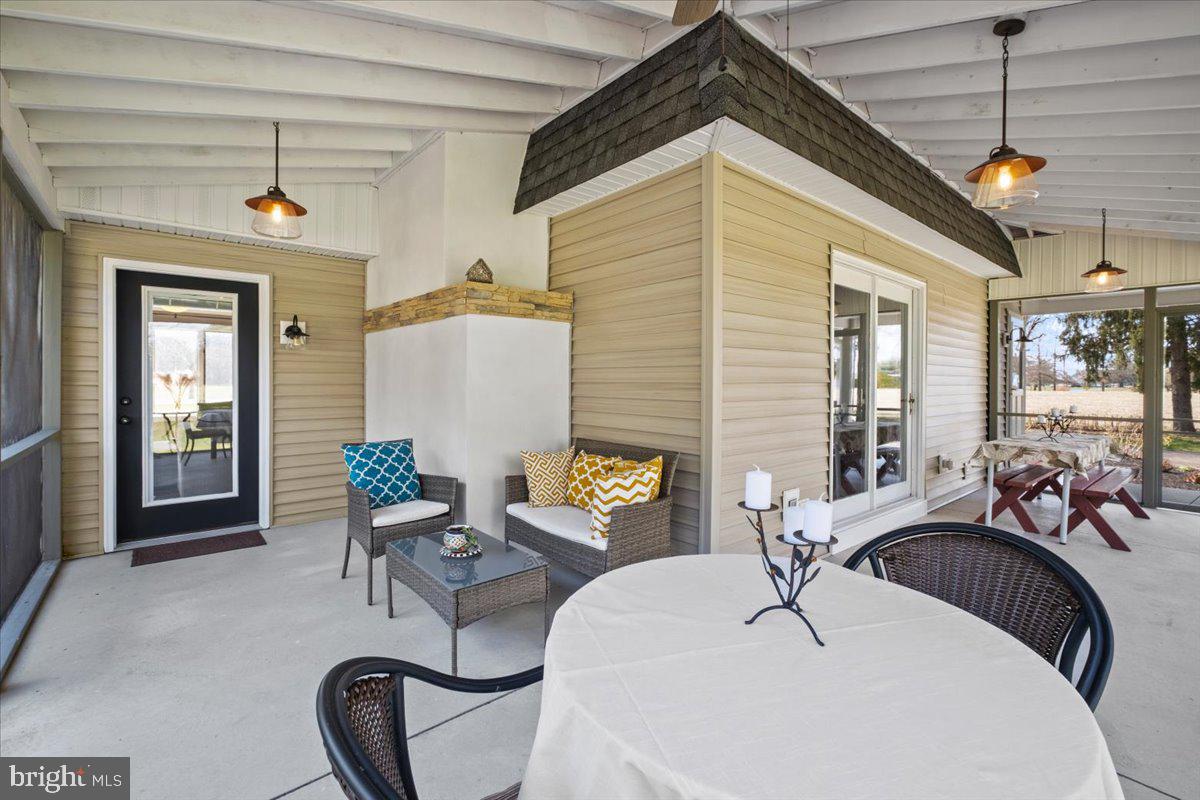 40 New Freedom Road Monroeville, NJ 08343 - Photo 22 of 51 a living room with furniture and windows