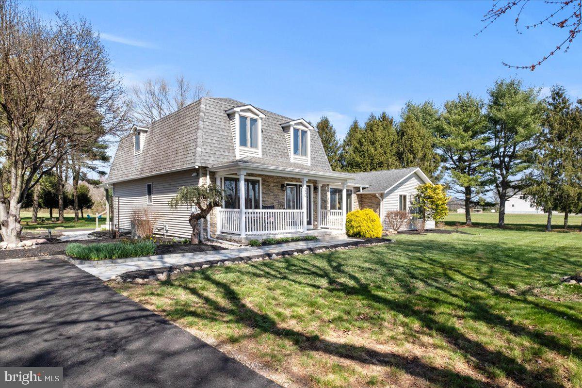 40 New Freedom Road Monroeville, NJ 08343 - Photo 3 of 51 a view of a house with a yard