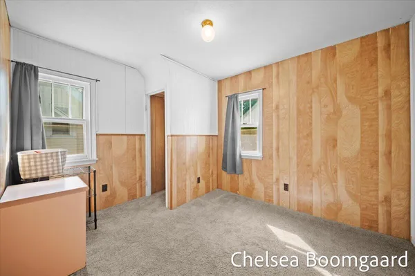 $289,000 | 22 Elmwood Street Northeast, Grand Rapids, MI 49505