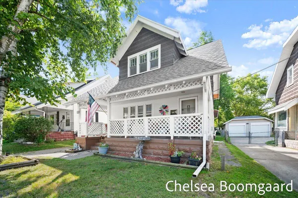 $289,000 | 22 Elmwood Street Northeast, Grand Rapids, MI 49505