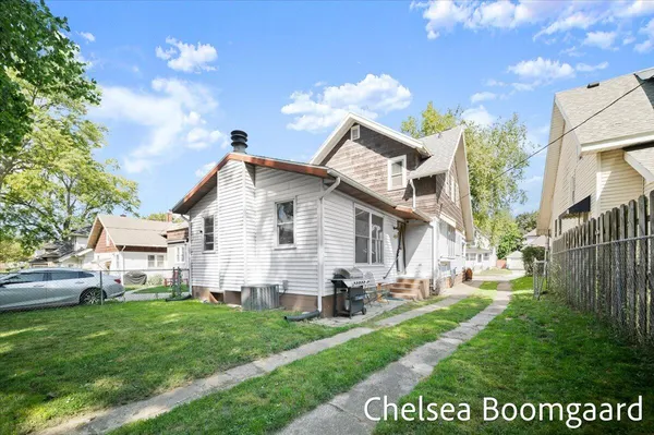 $289,000 | 22 Elmwood Street Northeast, Grand Rapids, MI 49505