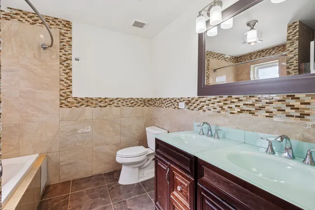 $3,950 | 2011 Brummel Street, Evanston, IL 60202