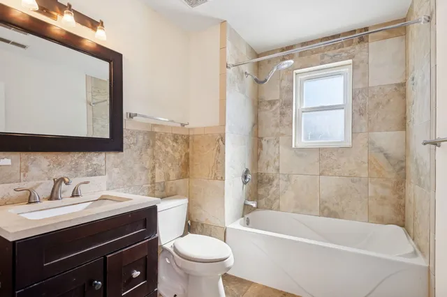 $3,950 | 2011 Brummel Street, Evanston, IL 60202