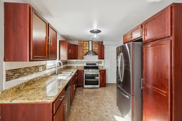 $3,950 | 2011 Brummel Street, Evanston, IL 60202