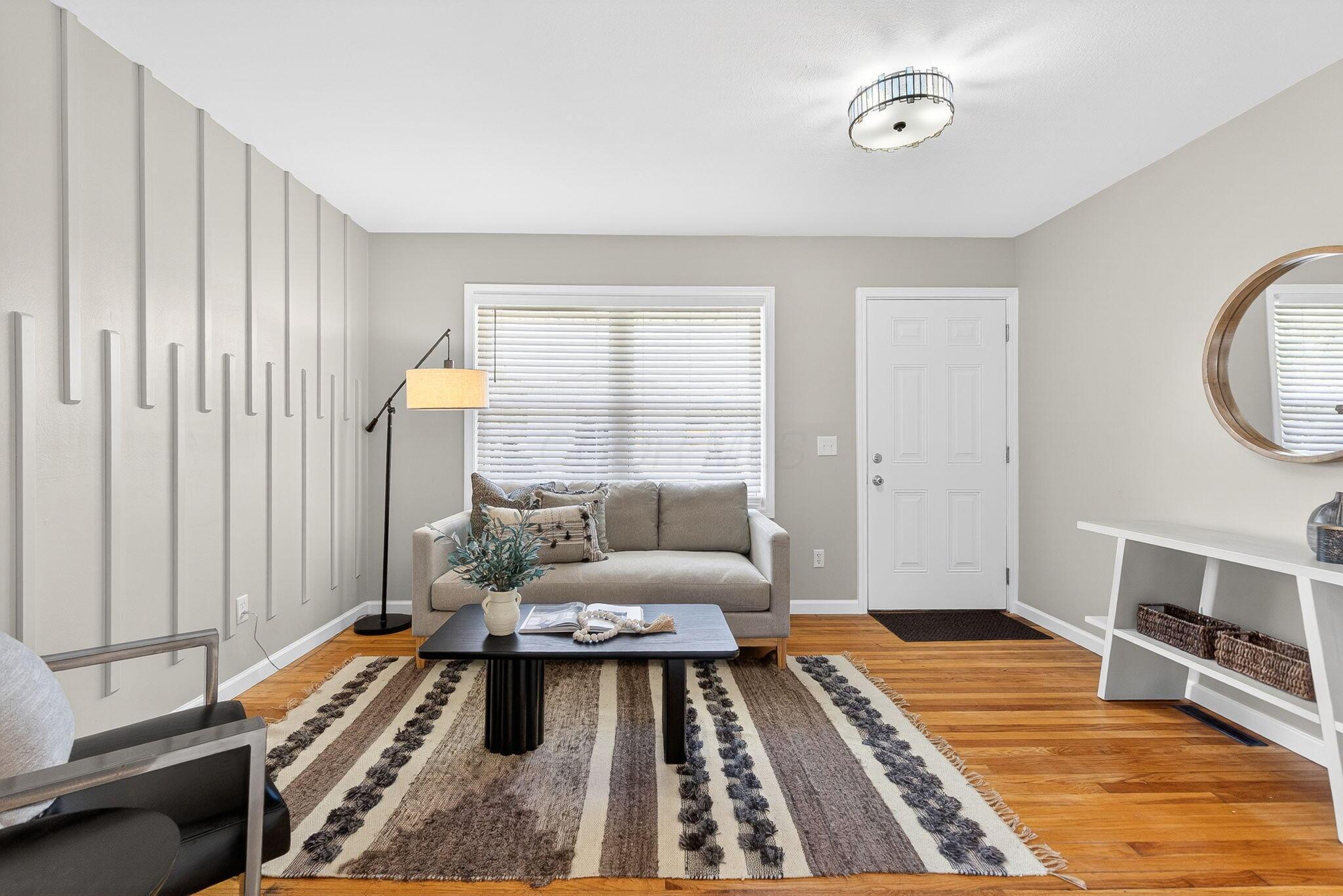 5274 Sinclair Road Columbus, OH 43229 - Photo 2 of 31