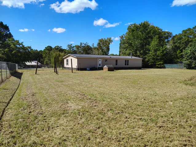 $239,000 | 2156 Clubhouse Road, Summerton, SC 29148