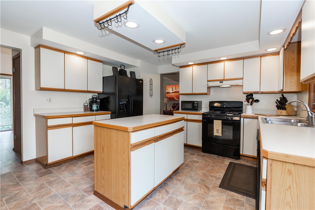 2 Pine Brook Circle Penfield, NY 14526 - Photo 16 of 48