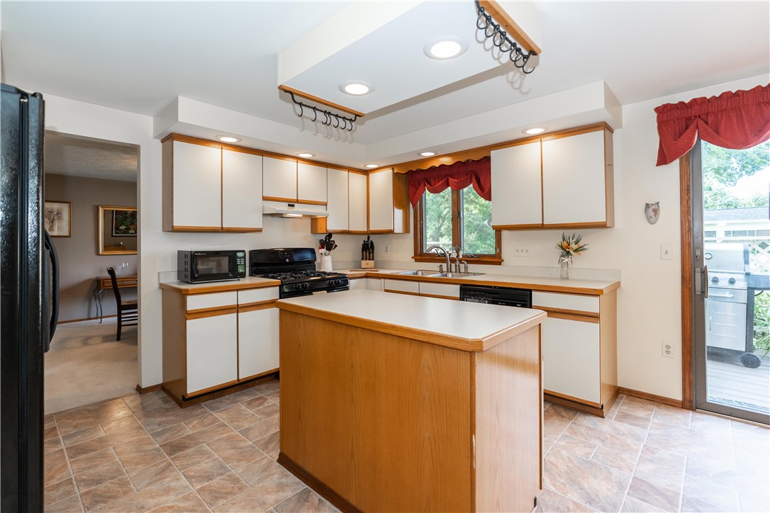 2 Pine Brook Circle Penfield, NY 14526 - Photo 17 of 48