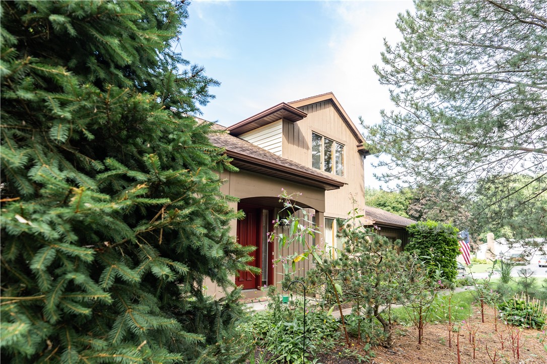 2 Pine Brook Circle Penfield, NY 14526 - Photo 2 of 48