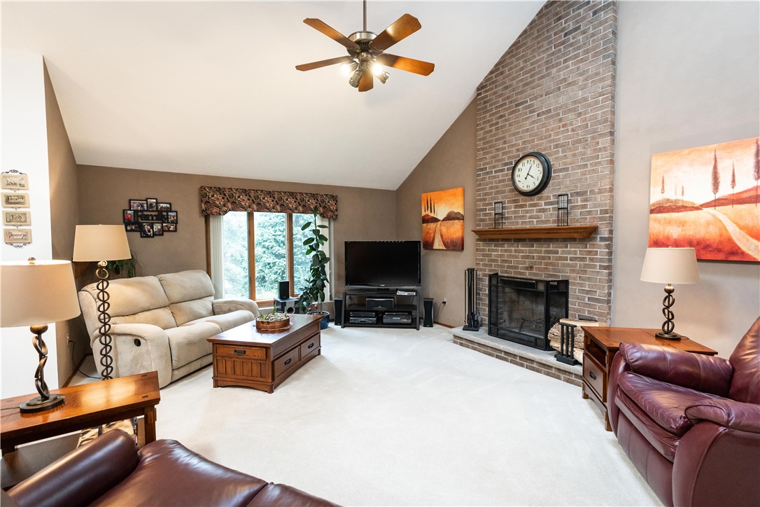 2 Pine Brook Circle Penfield, NY 14526 - Photo 8 of 48