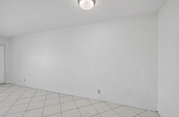 $1,250 | 344 Northampton Q, West Palm Beach, FL 33417