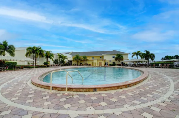 $1,250 | 344 Northampton Q, West Palm Beach, FL 33417