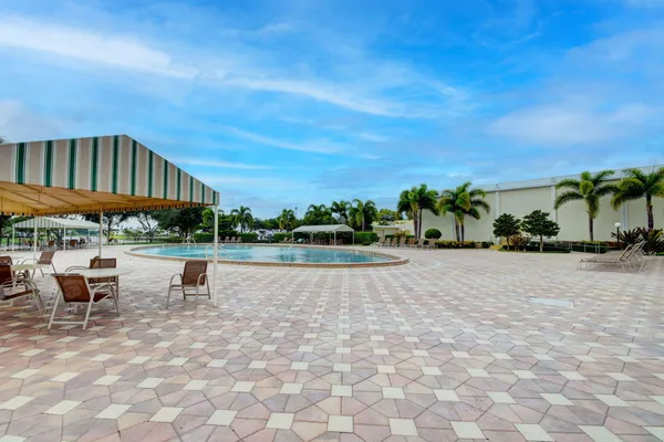 $1,250 | 344 Northampton Q, West Palm Beach, FL 33417
