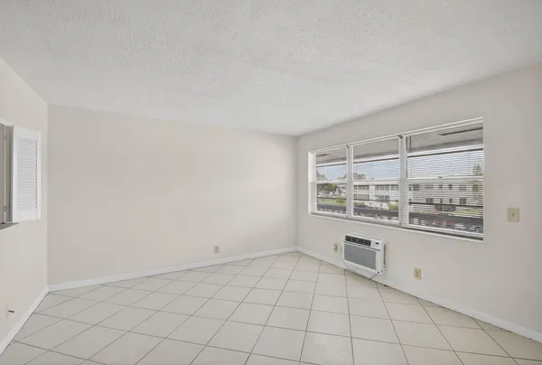 $1,250 | 344 Northampton Q, West Palm Beach, FL 33417
