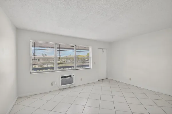 $1,250 | 344 Northampton Q, West Palm Beach, FL 33417