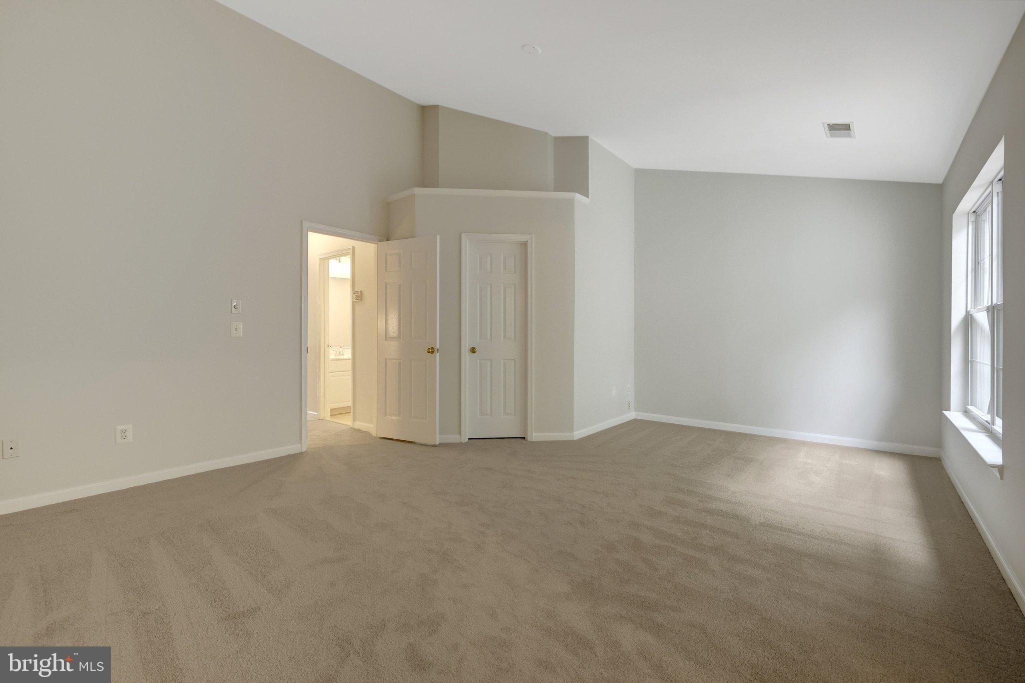 1268 Wild Hawthorn Way Reston, VA 20194 - Photo 32 of 55 Primary Suite w/Vaulted Ceiling & Walk-in Closet