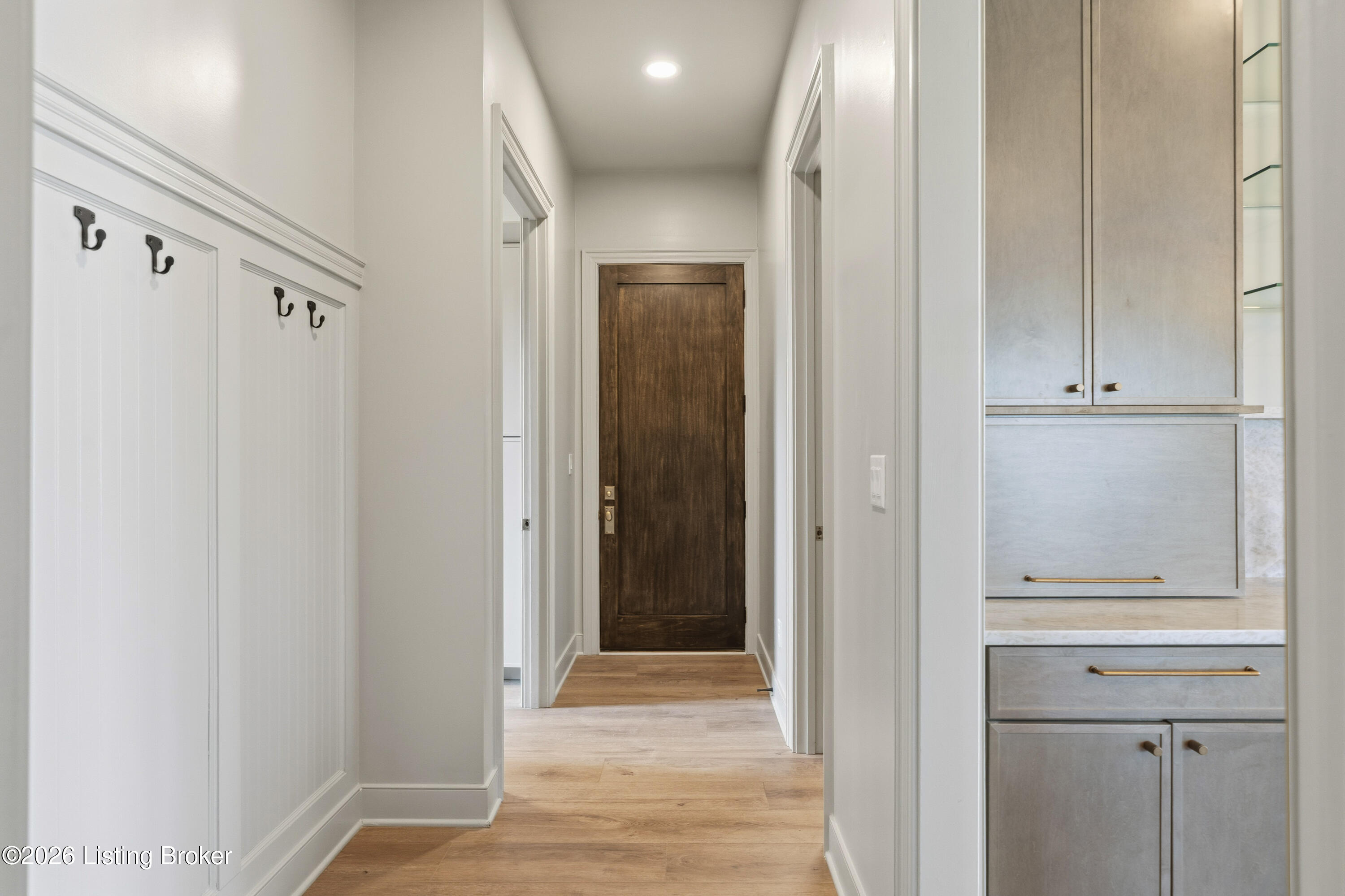 215 Mahuron Road Simpsonville, KY 40067 - Photo 30 of 59 1st Floor Hallway