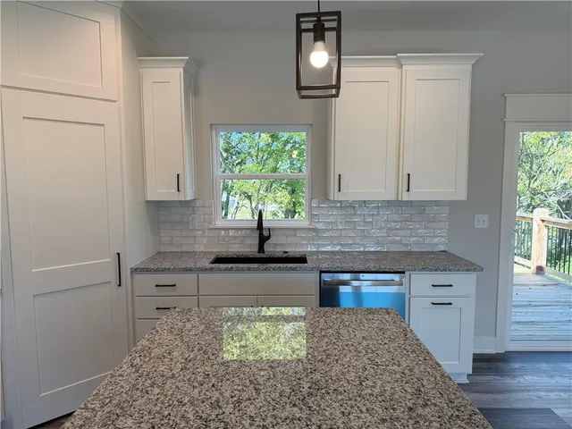 $389,000 | 1328 North Holland Drive, Independence, MO 64056