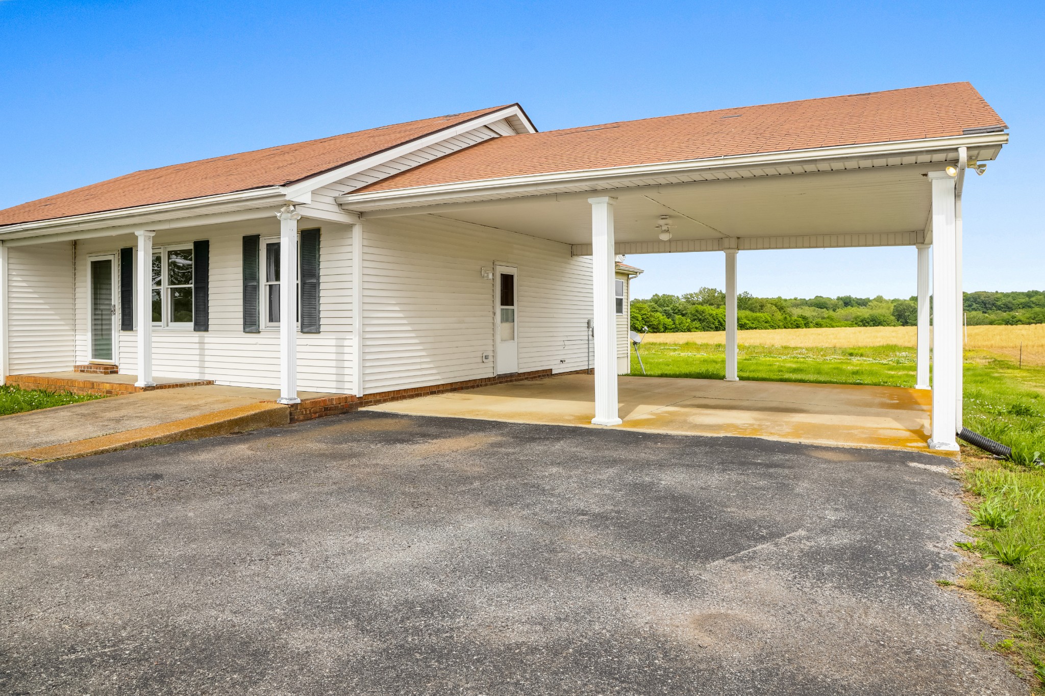 4170 Dot Road Springfield, TN 37172 - Photo 3 of 22 a view of a house with a outdoor space