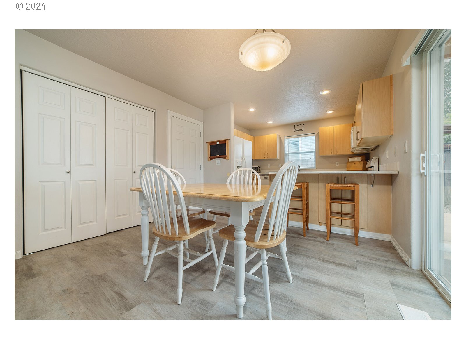 677 Northeast Anderson Road Gresham, OR 97030 - Photo 11 of 32 Gallery Image 11