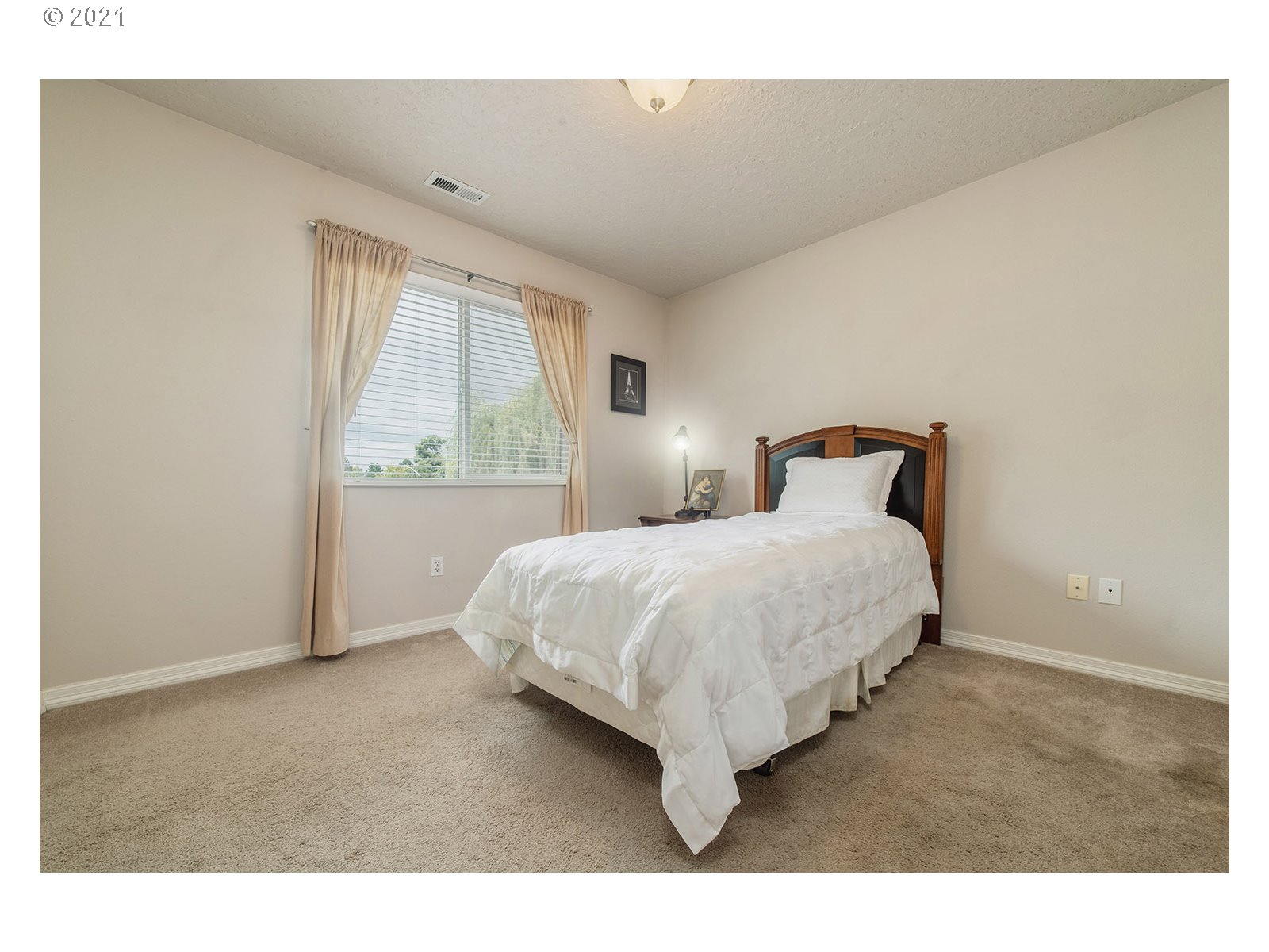 677 Northeast Anderson Road Gresham, OR 97030 - Photo 23 of 32 Gallery Image 23