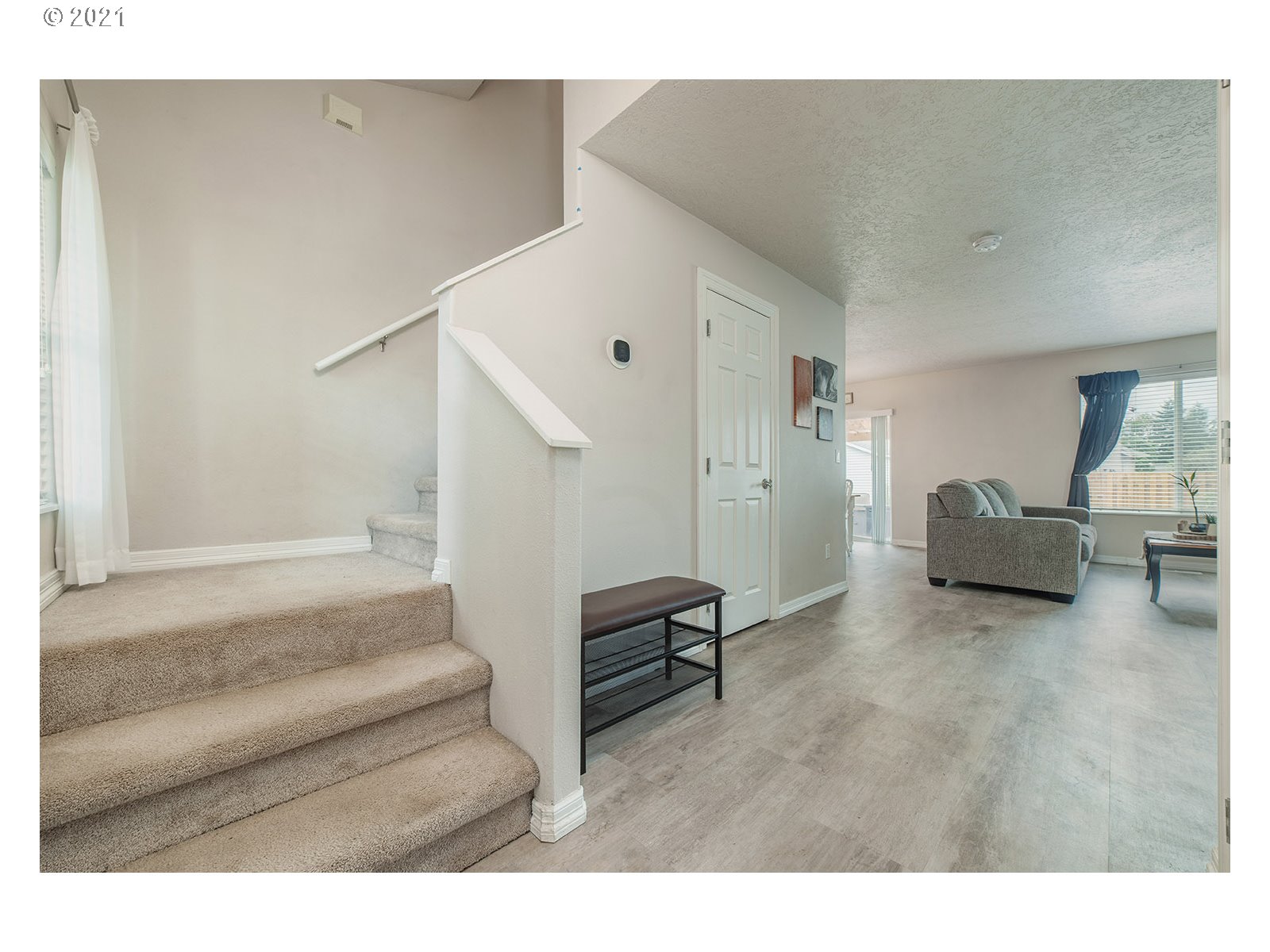 677 Northeast Anderson Road Gresham, OR 97030 - Photo 4 of 32 Gallery Image 4