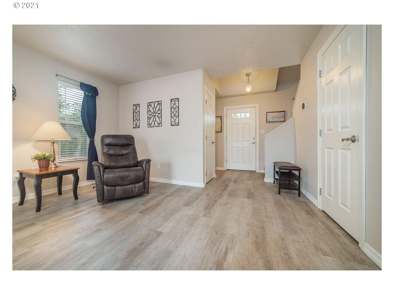 677 Northeast Anderson Road Gresham, OR 97030 - Photo 5 of 32 Gallery Image 5