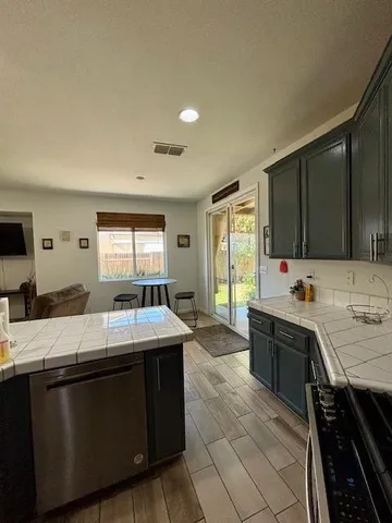 $480,000 | 421 Penn Central Court, Rio Linda, CA 95673