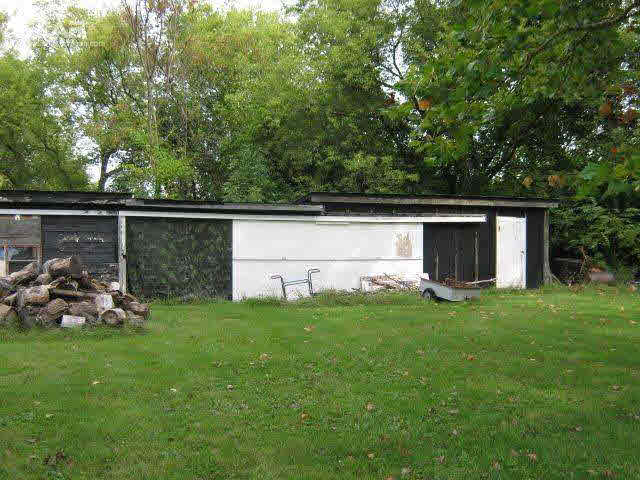3289 South Genesee Road Burton, MI 48519 - Photo 7 of 14 20449201-6.JPG