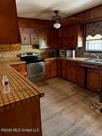 $149,900 | 3652 South Old Highway, Holly Springs, MS 38635