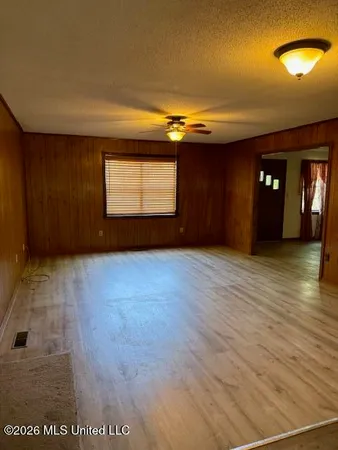 $149,900 | 3652 South Old Highway, Holly Springs, MS 38635