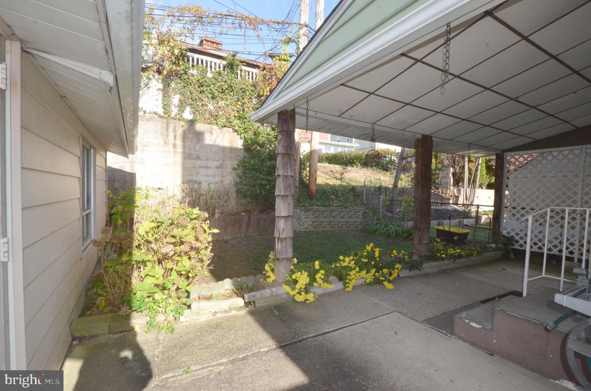 45 Hetzel Road Ridley Park, PA 19078 - Photo 6 of 25 Covered Patio