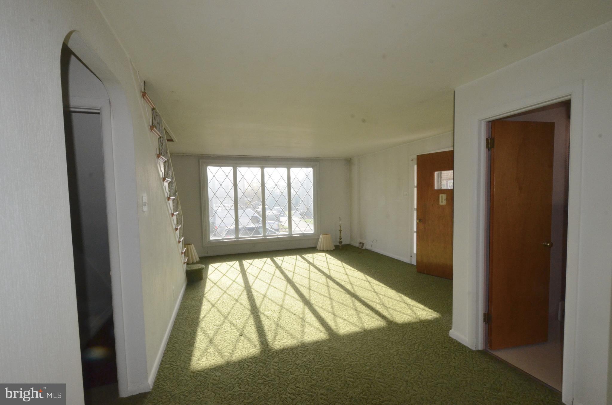 45 Hetzel Road Ridley Park, PA 19078 - Photo 8 of 25 Living Room