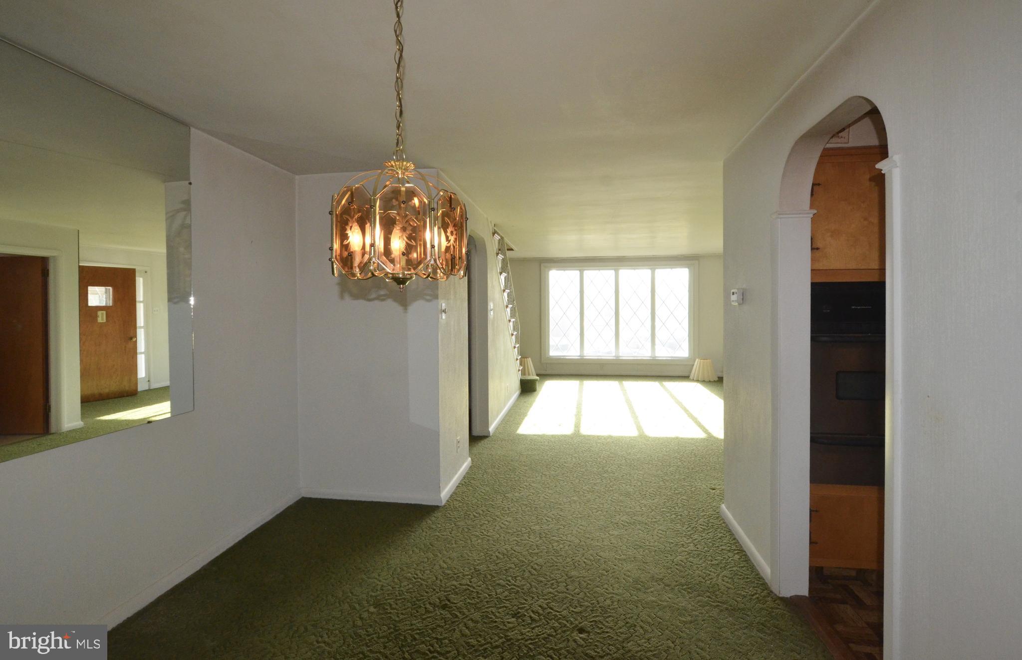 45 Hetzel Road Ridley Park, PA 19078 - Photo 10 of 25 Dining Room / Living Room